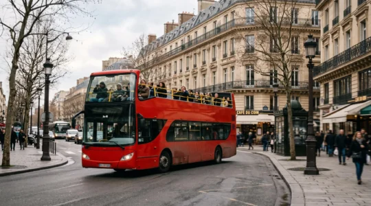 what-is-the-best-hop-on-hop-off-bus-tour-in-paris-for-tourists